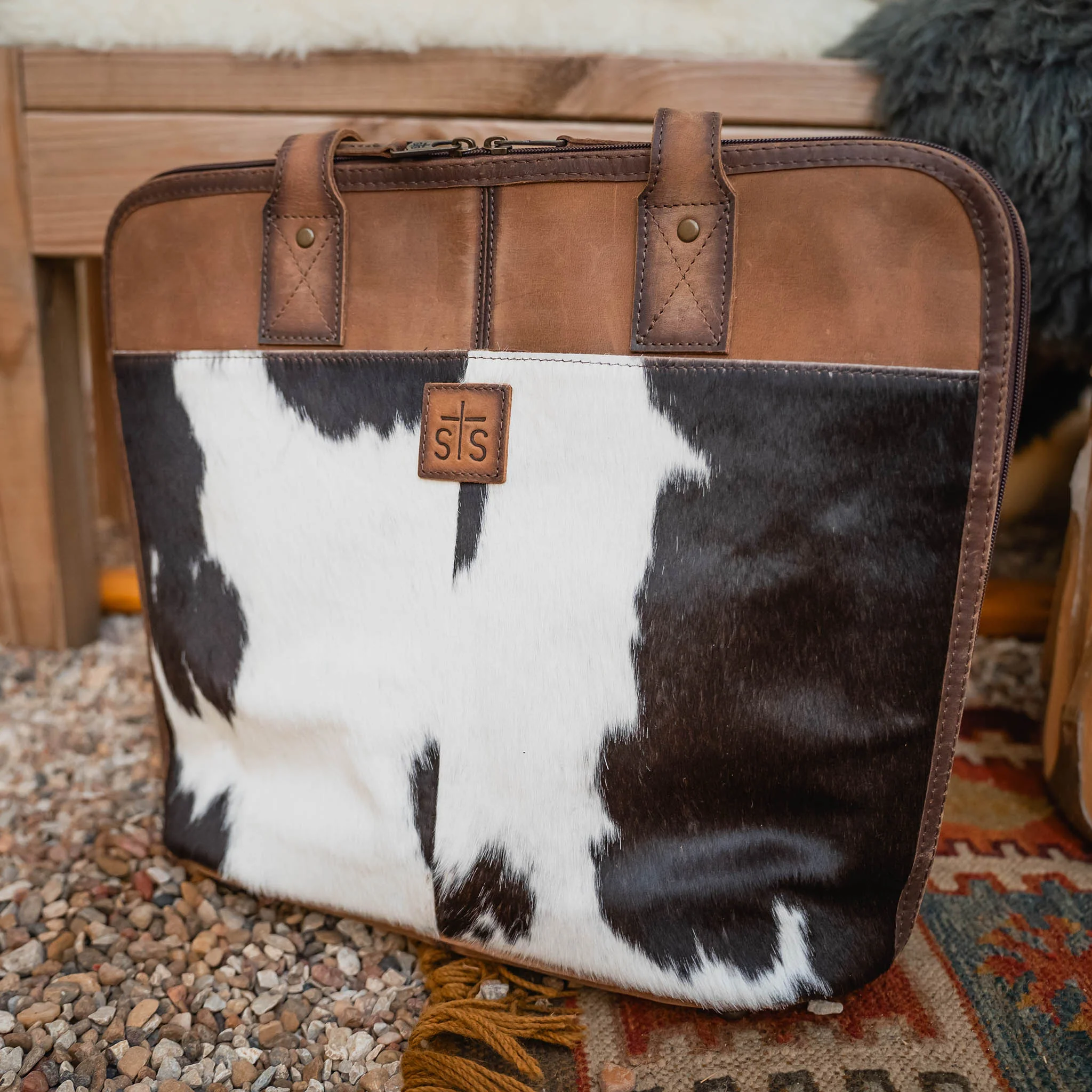 Cowhide Laptop Shopper - Image 8