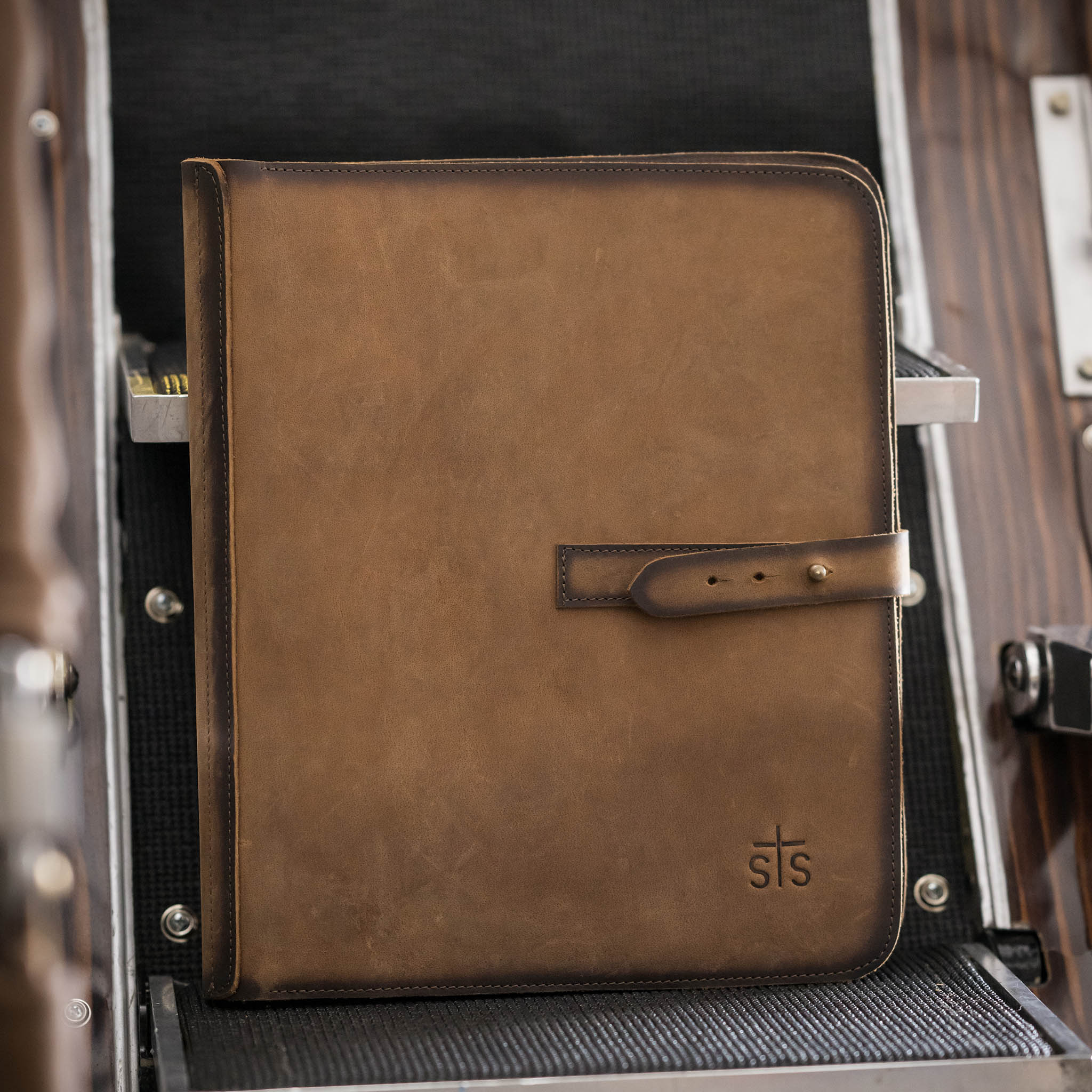 Foreman Rancher Document Folder - Image 2