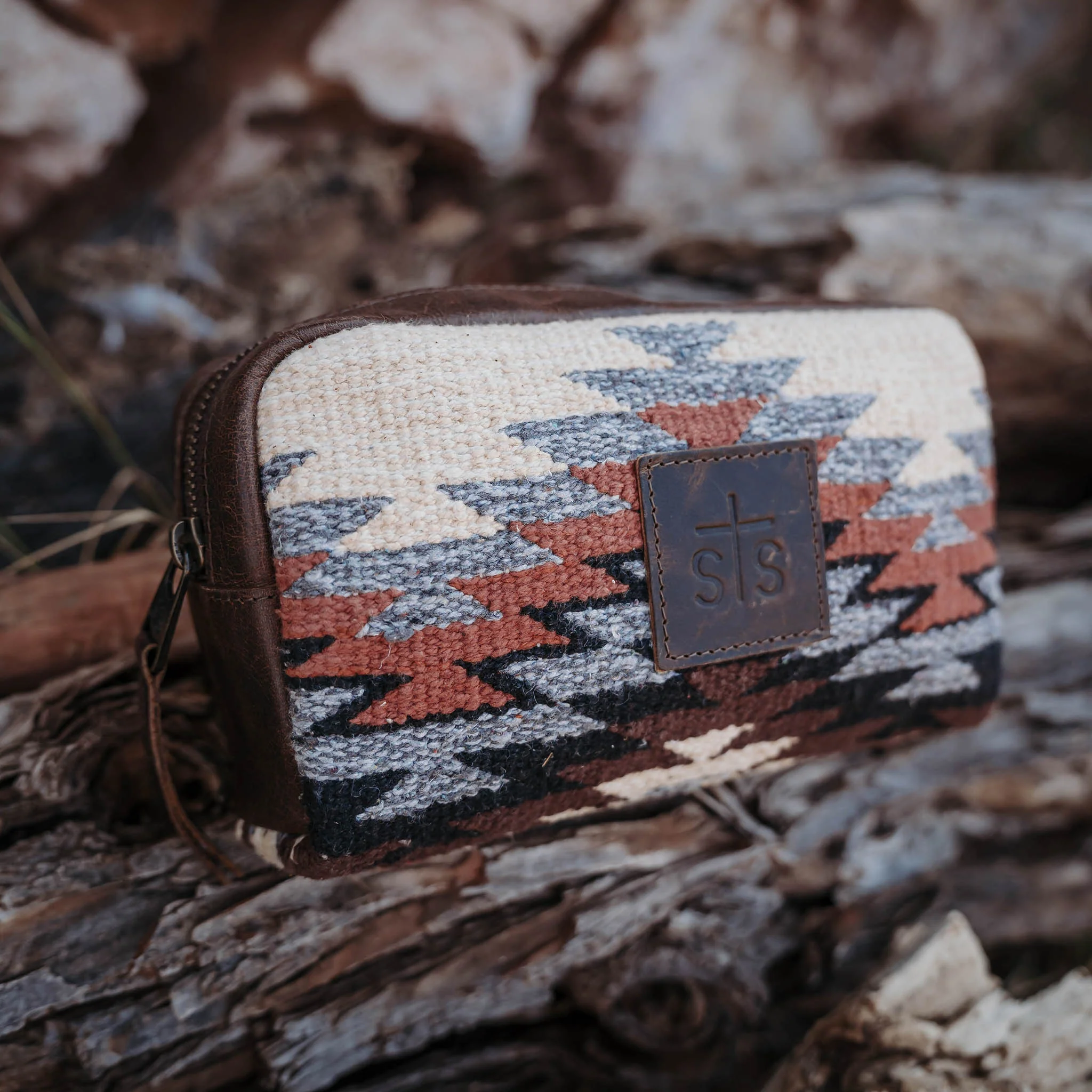 Guadalupe Serape Bebe Cosmetic Bag - Image 4