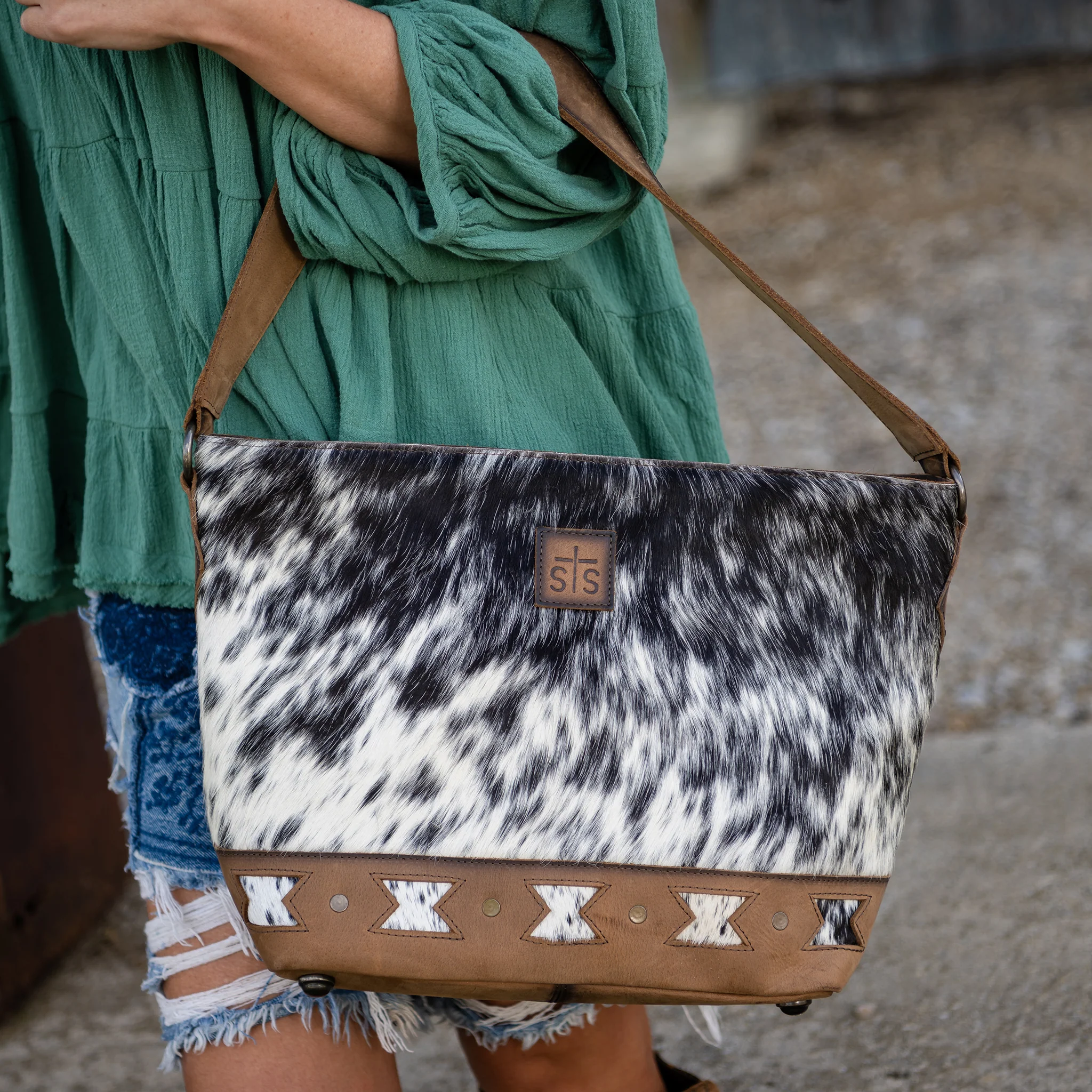 Roswell Cowhide Tully Purse - Image 4